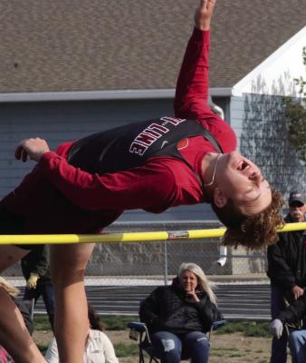 Hi-Line girls, boys finish eighth at FKC Meet