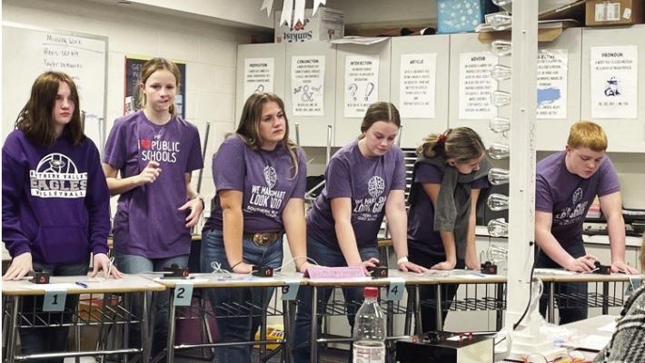 The Southern Valley Junior High Quiz Bowl team competed in Arapahoe on Monday, January 9 where they went 4 - 4. The Elementary team also competed in Arapahoe on Monday where they took second place.