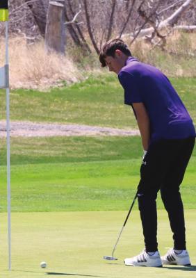 Southern Valley’s Matt Henderson sinks a short putt on his way to a seventh place finish at the RPAC Tournament.