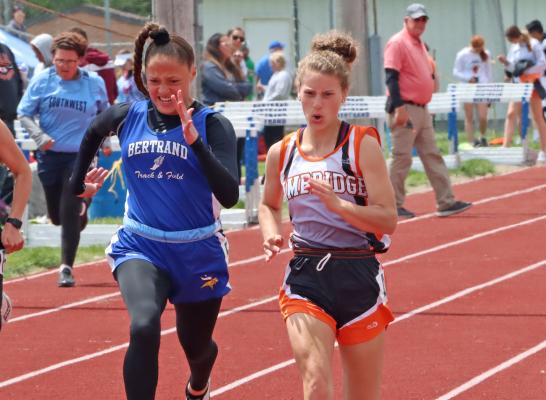 Sickles sweeps titles