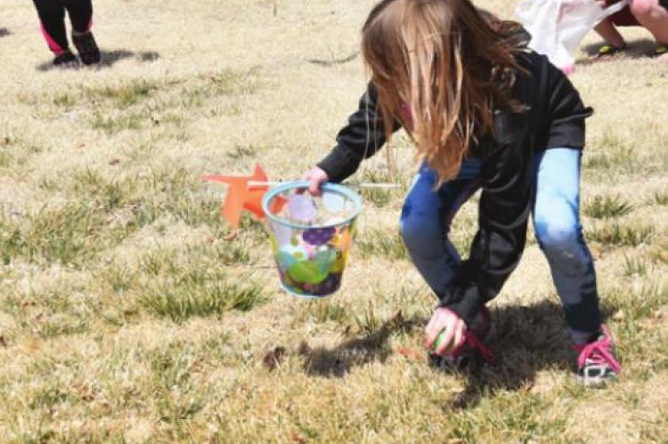 Easter Egg Hunt sponsored by Arapahoe Chamber of Commerce was held on Saturday at the local parks
