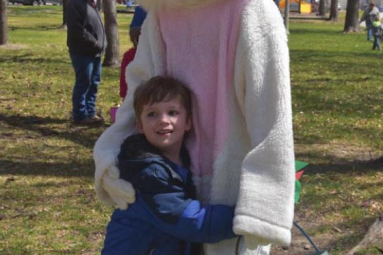 Easter Egg Hunt sponsored by Arapahoe Chamber of Commerce was held on Saturday at the local parks