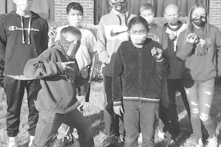 	The Elwood Junior High Quiz Bowl Team